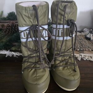 Green Moon Boot Snow Boots
